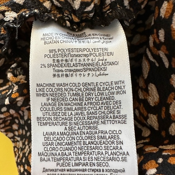 BCBGeneration Black & Brown Printed Ruched Crop Large Top BNWT - Picture 8 of 8